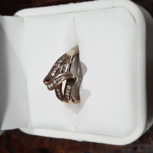 Jewelry - 10 k yellow gold free-form diamond ring